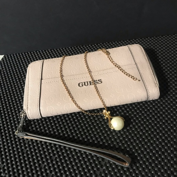 Guess Wallet/Pearl like Necklace - Picture 1 of 8